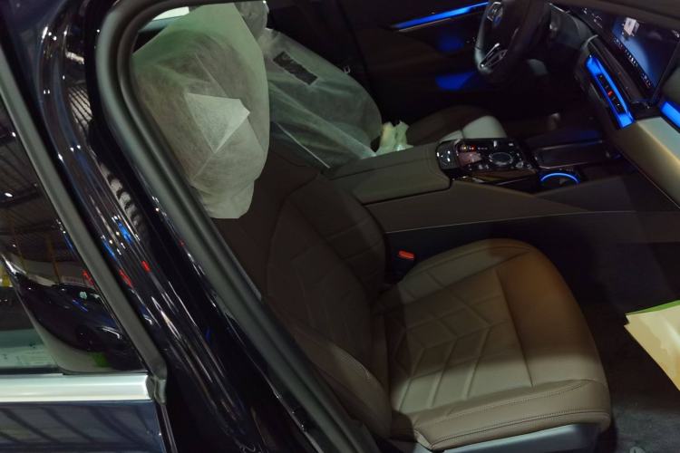 Used BMW 5 Series 2024 530Li Leading Model M Sport Package