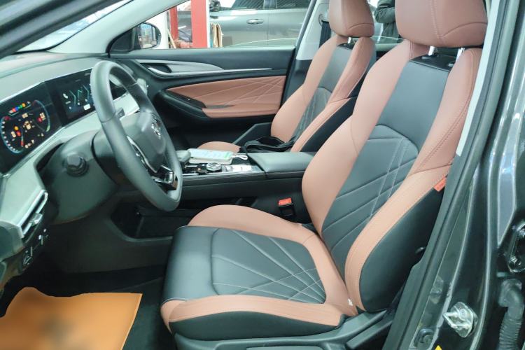 Used CHANGAN Eado 2023 Changan Edition PLUS Blue Whale NE 1.4T GDI DCT Prestige Version