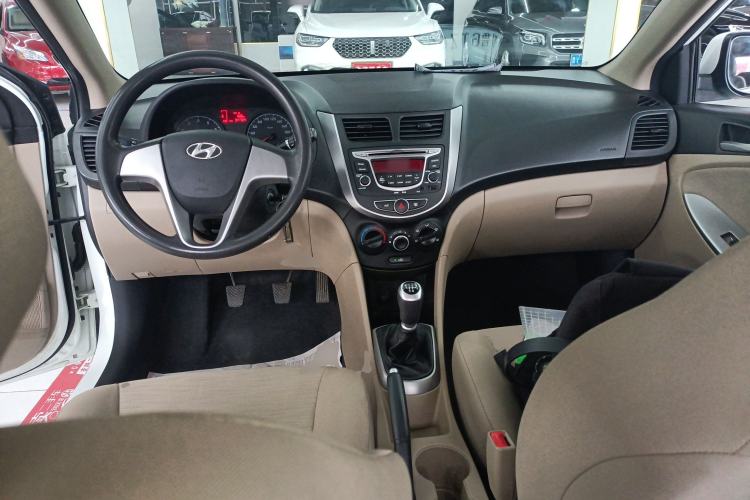 Used Hyundai Verna (older generation) 2014 1.4L Manual Smart GLS Trim
