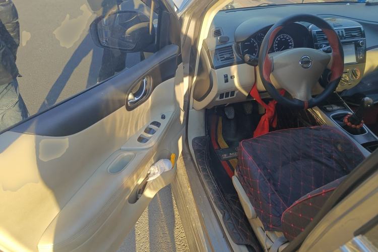 Used Nissan Tiida 2011 1.6L Manual Comfort Edition
