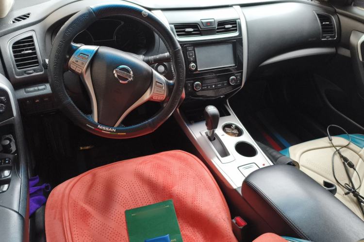 Used Nissan Teana 2016 2.0L XL Comfort Edition Center Console