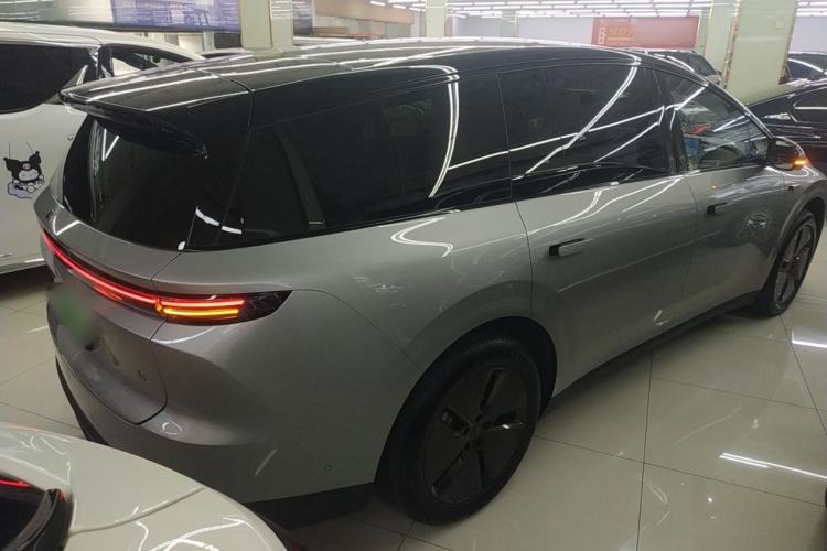 Used Li Auto Li Auto i8 2025 Model Standard Version
