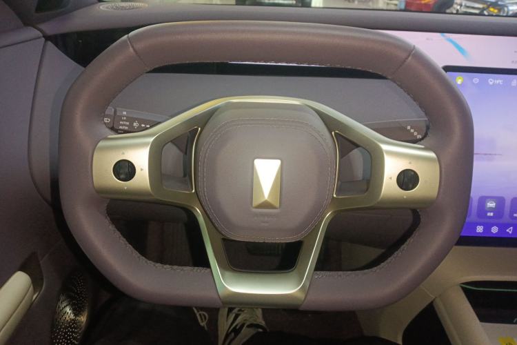 Used Avatr 06 2025 Pro Range-Extended Edition Steering Wheel