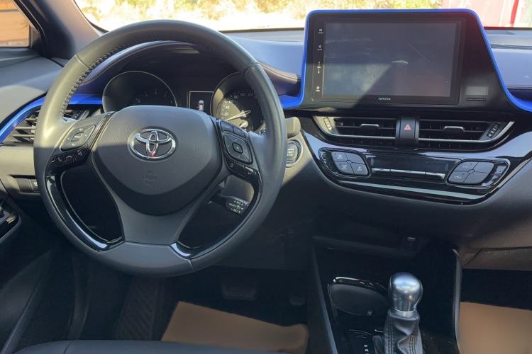 Used Toyota IZOA 2020 2.0L Yichi Version
