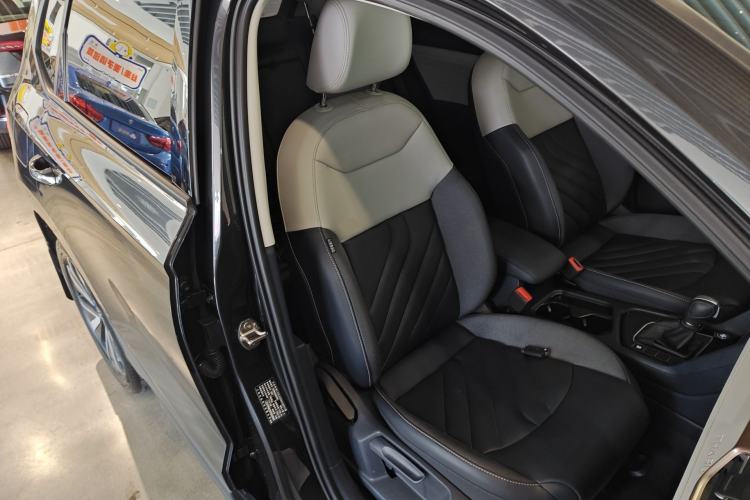 Used Volkswagen Tharu 2023 300TSI Two-Wheel-Drive Moonlight Edition Right Front Seat