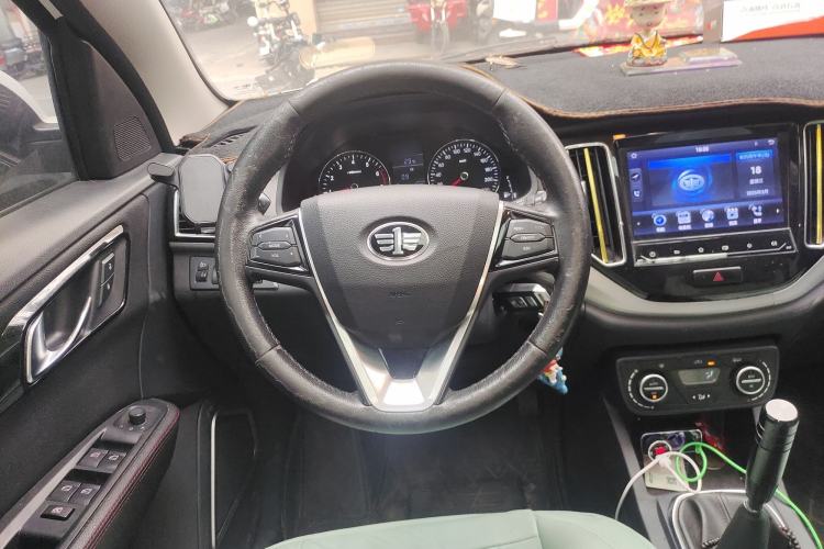 Used FAW Senya R7 2017 1.5T Manual Luxury Sunroof Model Steering Wheel