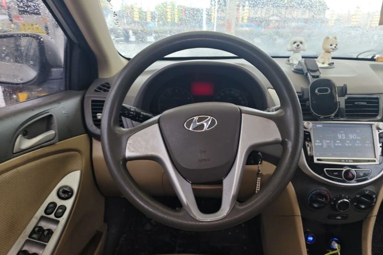 Used Hyundai Verna (older generation) 2010 Sedan 1.4L Manual Comfort GS Steering Wheel