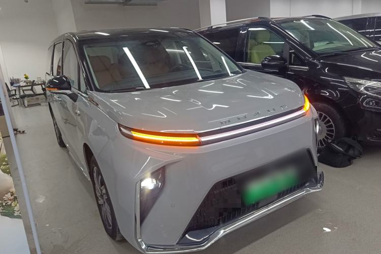 Used SAIC MAXUS Dajia 9 2024 Super Hybrid Long-Range Forest Edition 7-Seater
