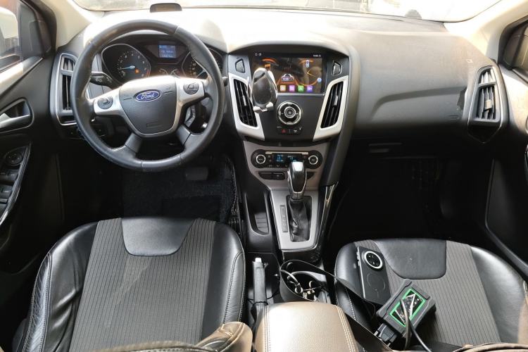 Used Ford Focus 2012 Sedan 1.6L Automatic Fashion Edition Center Console