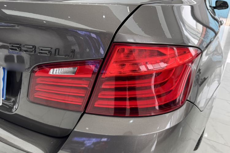 Used BMW 5 Series 2014 535Li Leading Model Exterior 3