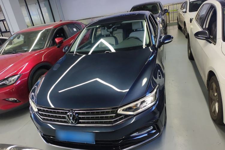 Used Volkswagen Magotan 2023 2 Million Units Commemorative Edition 330TSI DSG Luxury Version Front