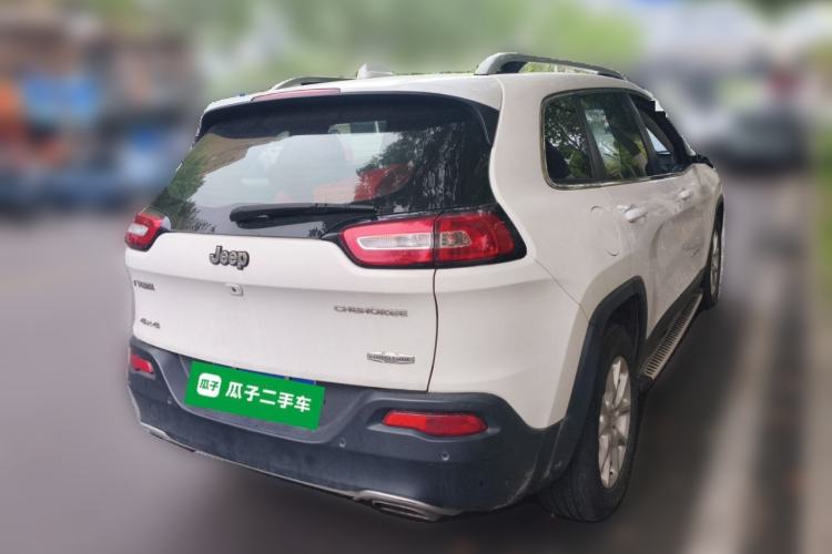 Used Jeep Cherokee 2016 2.4L Professional Smart Version Rear Right 45 Deg