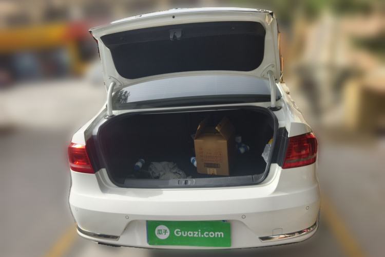 Used Volkswagen Magotan 2012 Facelift 1.8TSI Prestige Model Trunk