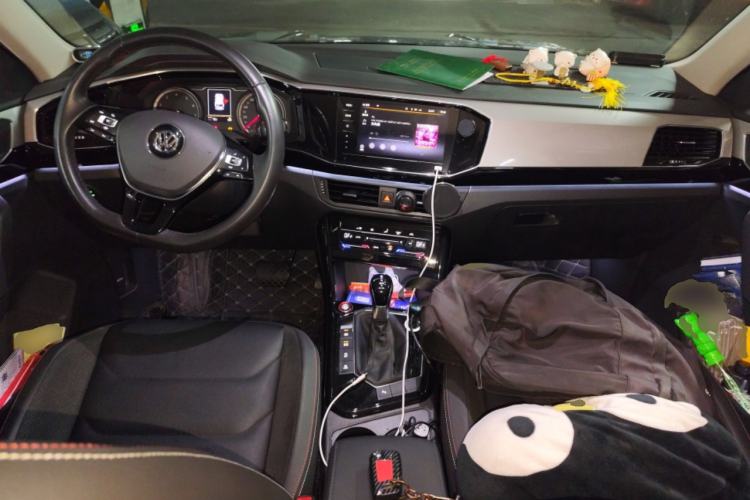 Used Volkswagen Tayron 2020 330TSI Two-Wheel Drive Luxury Smart Connectivity Version Center Console