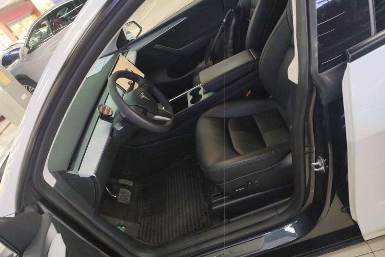 Used Tesla Model Y 2024 Rear-Wheel-Drive Version
