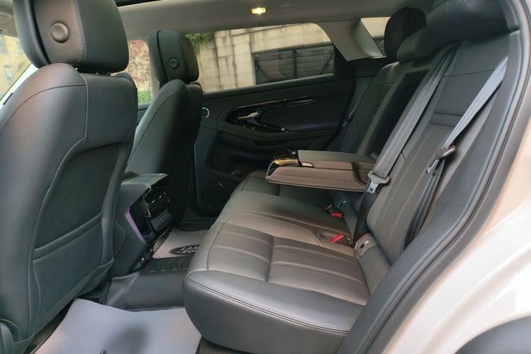 Used Land Rover Range Rover Evoque 2024 Aurora L 249 PS Prestige Light-Chasing Edition
