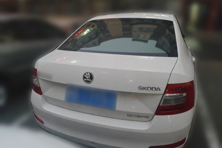 Used Skoda Octavia 2015 1.6L Manual Yijie Edition Rear
