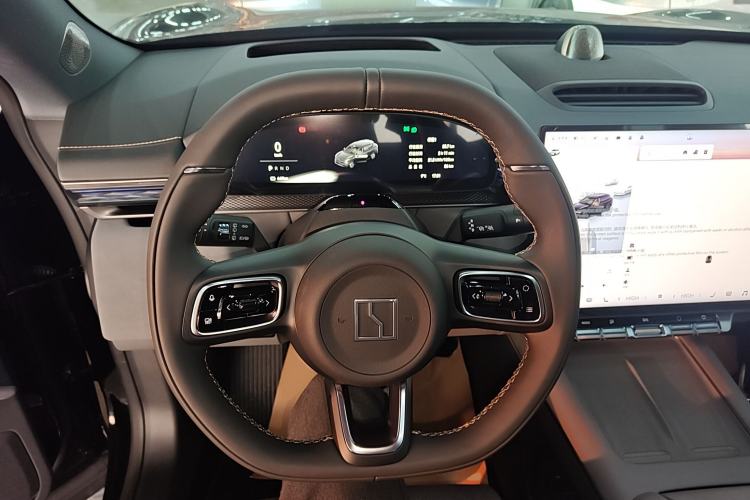 Used Zeekr 7X 2025 100 kWh Long-Range Rear-Wheel Drive with Intelligent Driving Features
