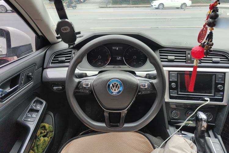 Used Volkswagen Lamando 2015 230TSI DSG Fashion Edition
