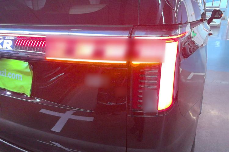 Used Zeekr 009 2024 7-Seater Walk-Through Version Four-Wheel Drive 108 kWh
