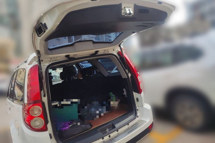 Used Haval H5 Classic 2015 2.0T Diesel Automatic Two-Wheel Drive Advanced Version Trunk