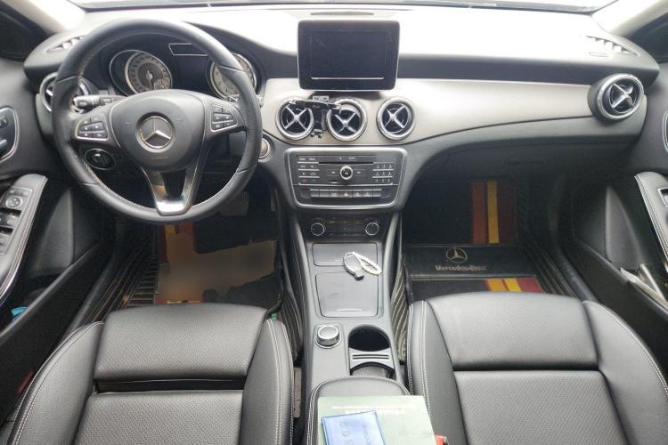 Used Mercedes-Benz GLA 2016 GLA 200 Sport Edition Center Console