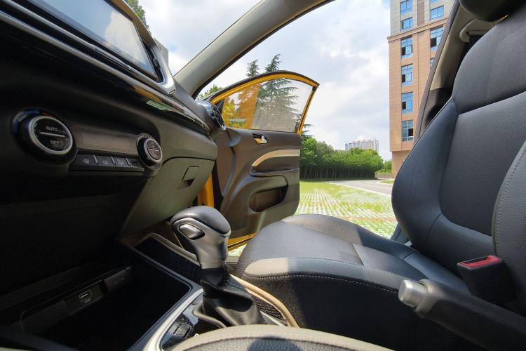 Used Kia kx1 Stonic 2021 1.4L CVT Sunroof Model