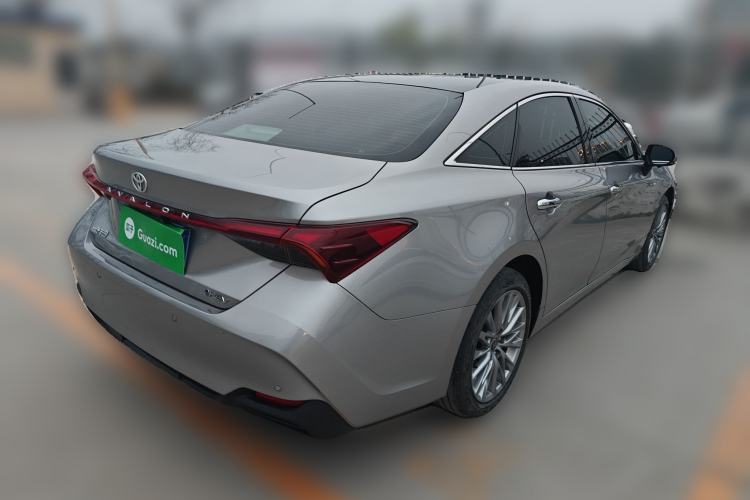 Used Toyota Avalon 2024 Dual-Motor 2.0L Luxury Edition
