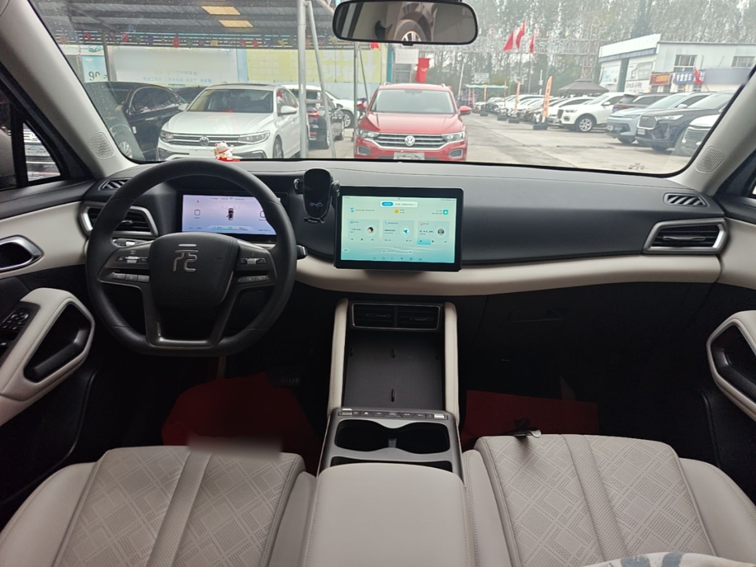 BYD Yuan UP 2025 Model 301KM Leading Version — снимка 12