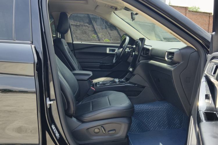 Used Ford Explorer 2020 EcoBoost 285 4x4 Trend Edition 7-Seater Interior 5