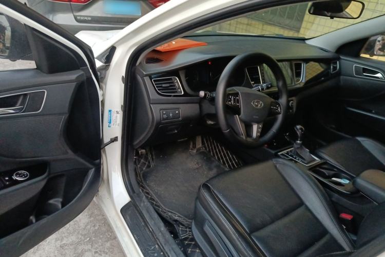 Used Hyundai Mistra 2014 1.8L Automatic Smart GLS Driver Seat