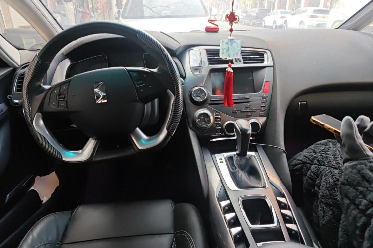 Used DS 5 2014 1.6T Luxury Edition THP160
