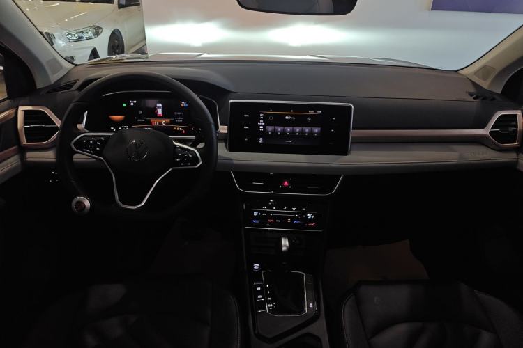 Used Volkswagen Tharu 2023 300TSI Two-Wheel-Drive Moonlight Edition Center Console