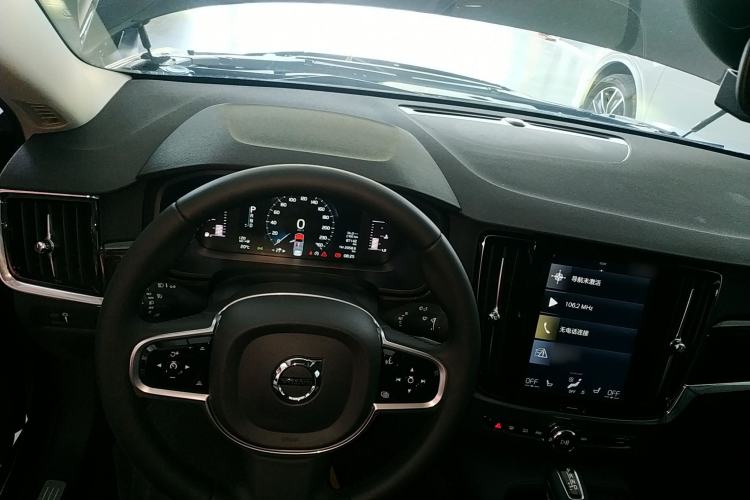 Used Volvo S90 2018 T4 Zhiyuan Edition
