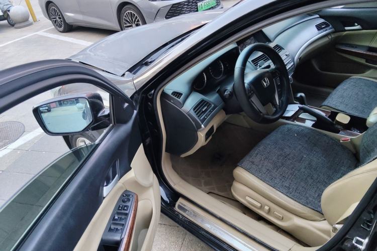 Used Honda Accord 2012 2.0L SE
