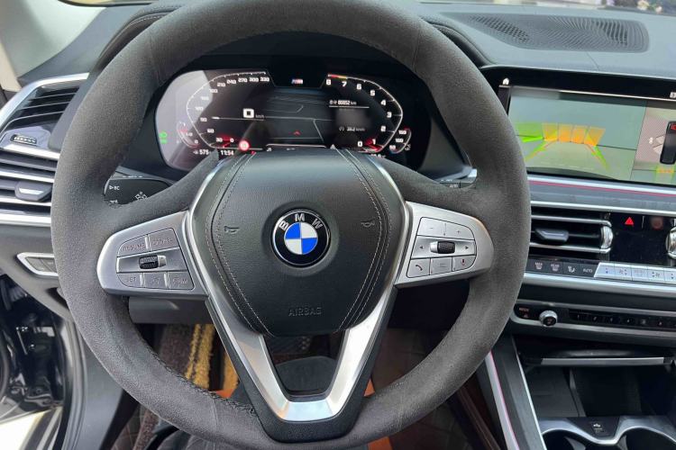 Used BMW X7 2022 xDrive40i Luxury Package with Leading Features
