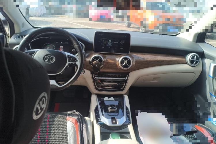 Used BAIC Beijing EU5 2018 R500 Smart Edition Center Console