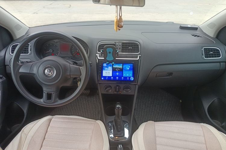 Used Volkswagen Polo 2011 1.4L Automatic ZhiShang Version Center Console