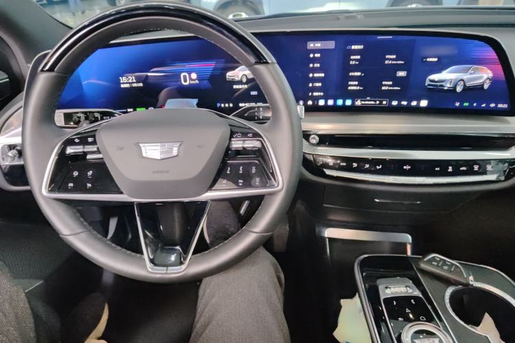 Used Cadillac LYRIQ 2022 Rear-Drive Long-Range Luxury Edition
