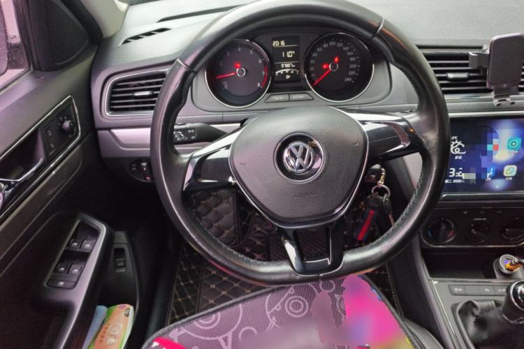 Used Volkswagen Lavida 2015 1.6L Manual Comfort Edition