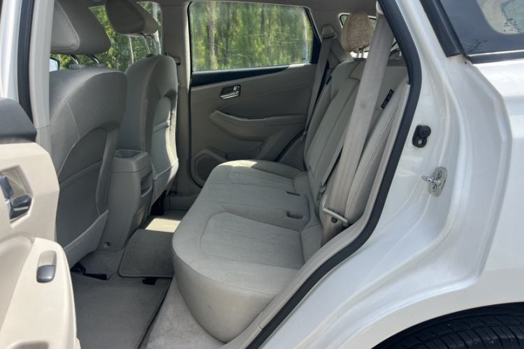 Used Venucia T70 2015 1.6L Manual Ruixing Edition Interior 7