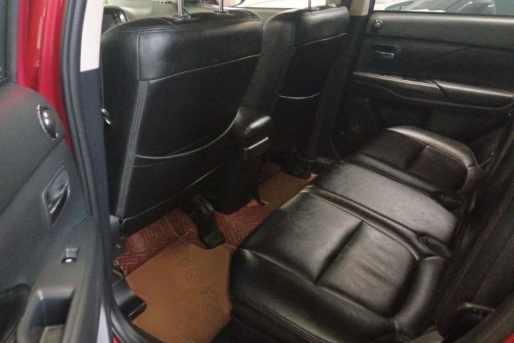 Used Mitsubishi Outlander 2016 2.0L Two-Wheel Drive Fashion Edition 5 Seats
