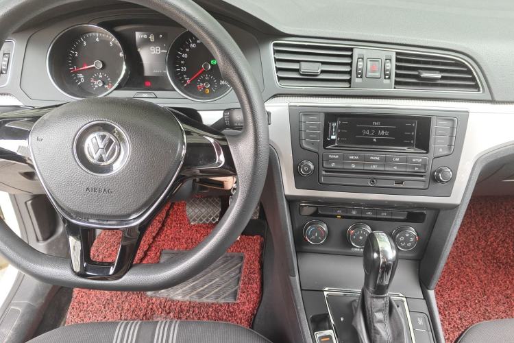 Used Volkswagen Lamando 2015 230TSI DSG Fashion Edition