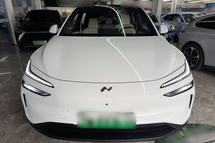 Used ONVO L60 2025 Model—60 kWh Rear-Wheel-Drive Version Front