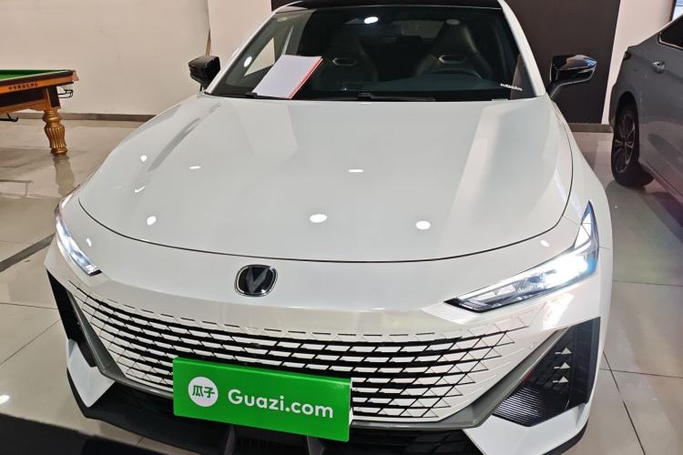 Used Changan UNI-V 2024 1.5T High-Energy Version
