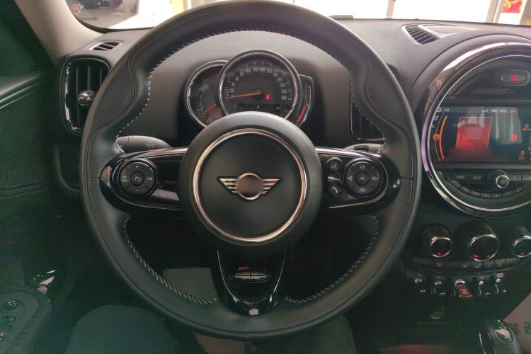 Used MINI Countryman 2019 1.5T COOPER Artist Weekend Travel Edition Steering Wheel