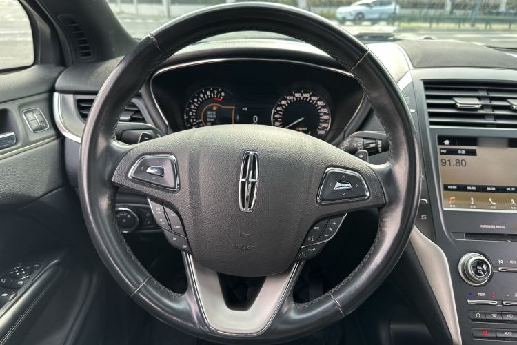 Used Lincoln MKC 2017 2.0T Two-Wheel Drive Deluxe Edition
