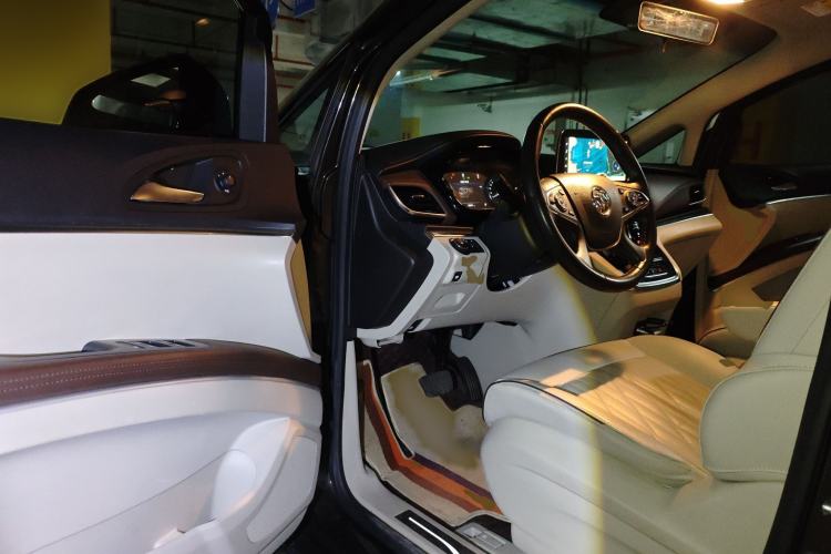 Used Buick GL8 2021 Land Cruiser Executive 652T Premium Model
