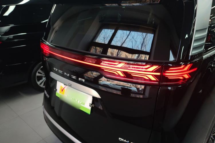 Used Denza D9 2024 DM-i 980 Four-Wheel Drive Prestige Model
