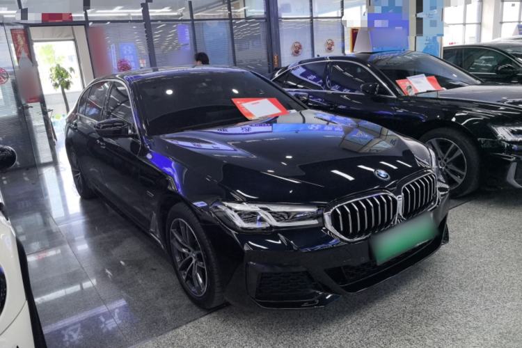 Used BMW 5 Series New Energy 2022 Restyled 535Le M Sport Package Front Right 45 Deg